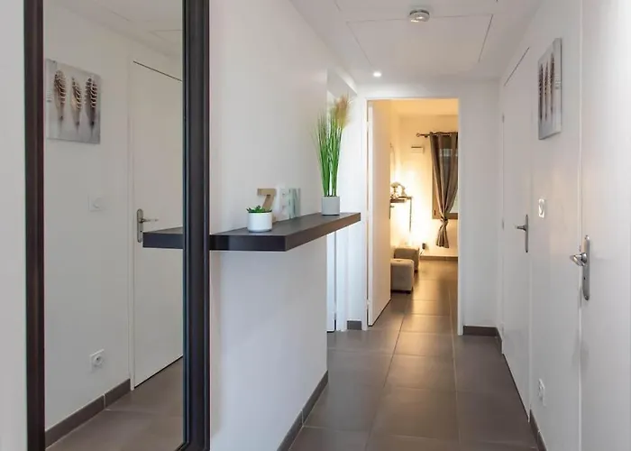 Lejlighed A7- 2 Bdr Sea & Mountain View - Ac, Parking, Pool & Terrace