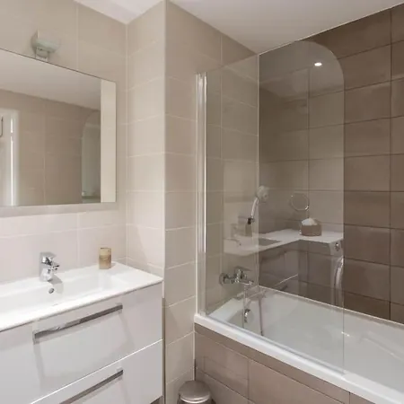 A7- 2 Bdr Sea & Mountain View - Ac, Parking, Pool & Terrace 아파트 앙티브