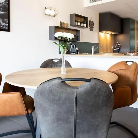 A7- 2 Bdr Sea & Mountain View - Ac, Parking, Pool & Terrace 아파트 *