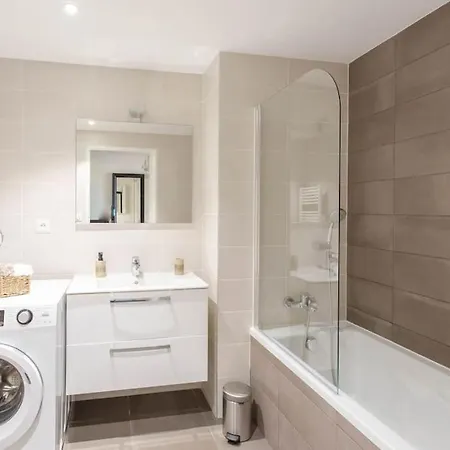 아파트 A7- 2 Bdr Sea & Mountain View - Ac, Parking, Pool & Terrace 앙티브