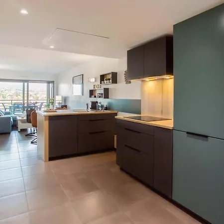 A7- 2 Bdr Sea & Mountain View - Ac, Parking, Pool & Terrace 아파트