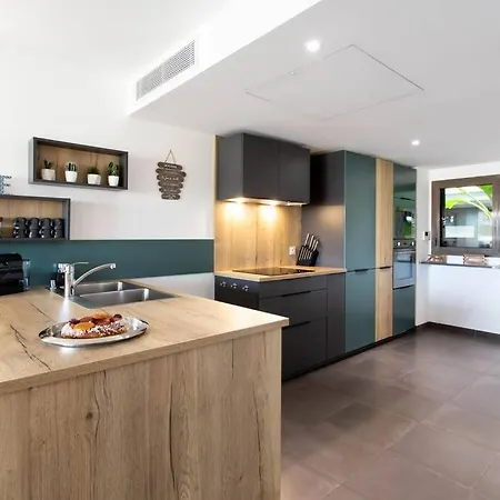 A7- 2 Bdr Sea & Mountain View - Ac, Parking, Pool & Terrace * 앙티브