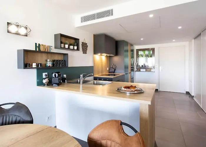 A7- 2 Bdr Sea & Mountain View - Ac, Parking, Pool & Terrace * Антіб