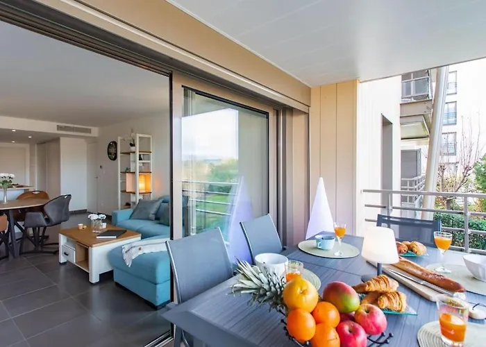 A7- 2 Bdr Sea & Mountain View - Ac, Parking, Pool & Terrace