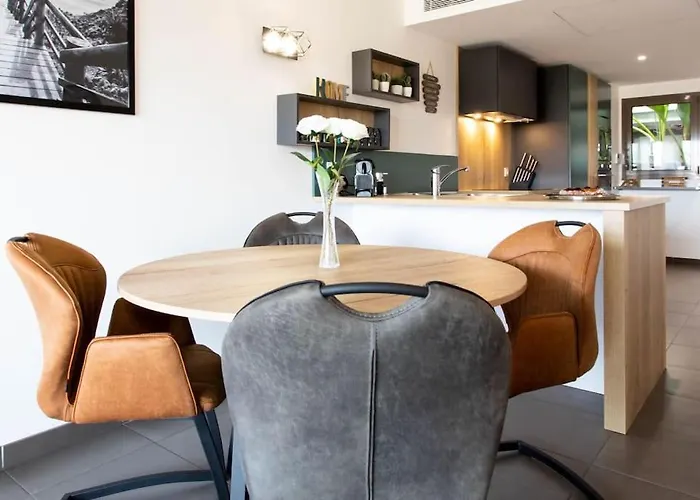 A7- 2 Bdr Sea & Mountain View - Ac, Parking, Pool & Terrace Appartement *