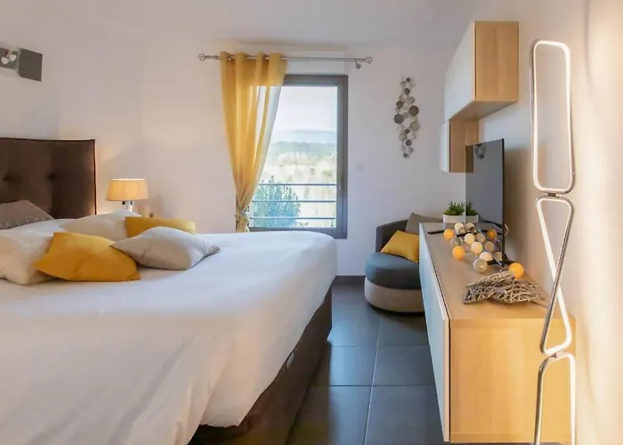 A7- 2 Bdr Sea & Mountain View - Ac, Parking, Pool & Terrace Апартаменти