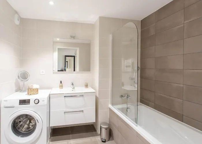 Апартаменти A7- 2 Bdr Sea & Mountain View - Ac, Parking, Pool & Terrace Антіб