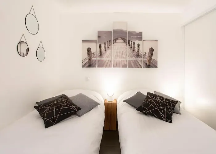 Appartement A7- 2 Bdr Sea & Mountain View - Ac, Parking, Pool & Terrace Antibes