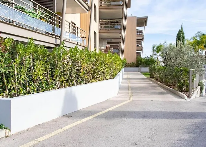 A7- 2 Bdr Sea & Mountain View - Ac, Parking, Pool & Terrace Апартаменти Антіб